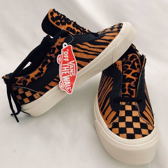 VANS~Unisex / BOLD Classic Sneaker - Picture 7 of 15